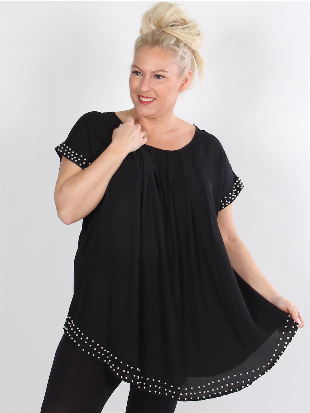 Federica - Svart tunika med vita pärlor och band